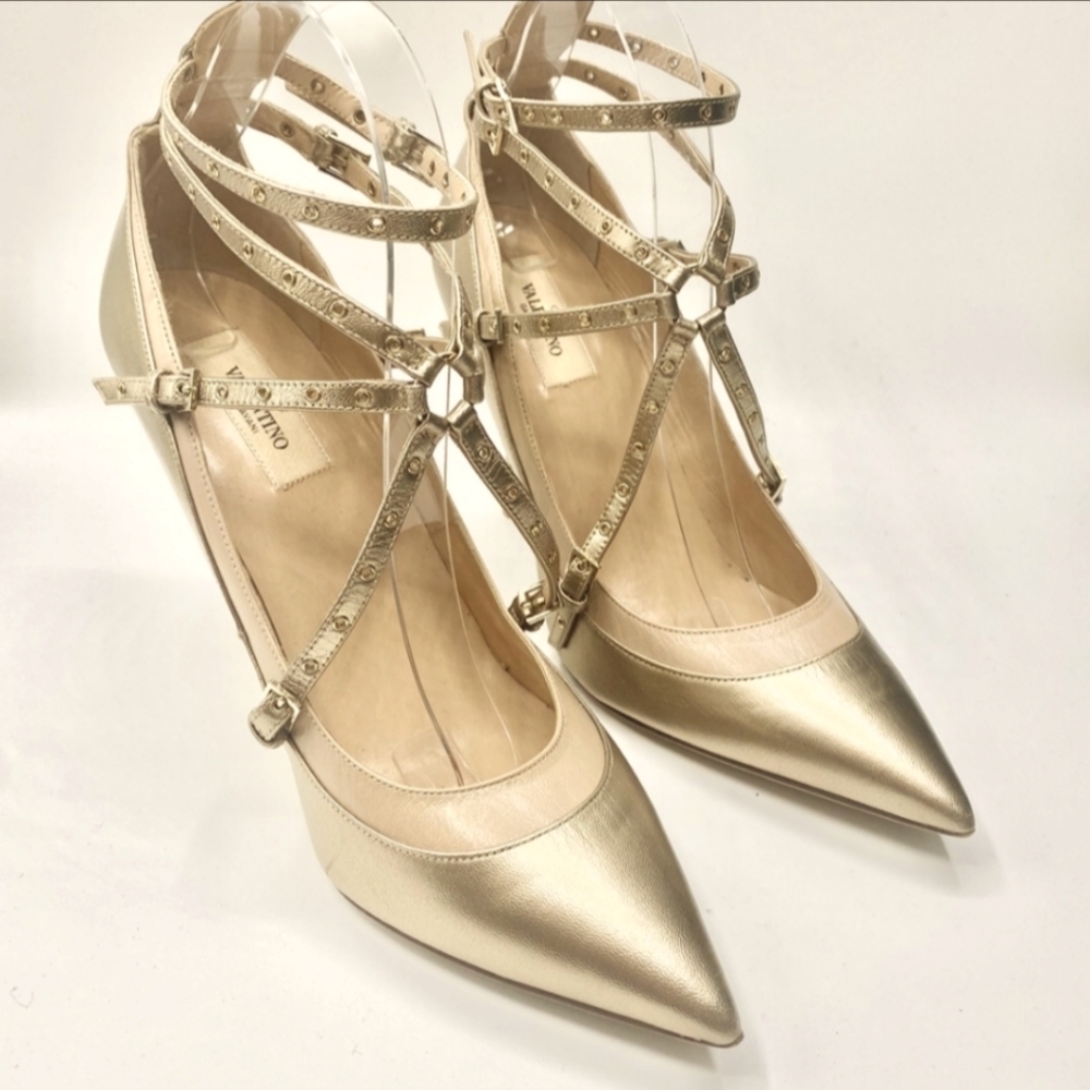 VALENTINO Love Latch Pumps